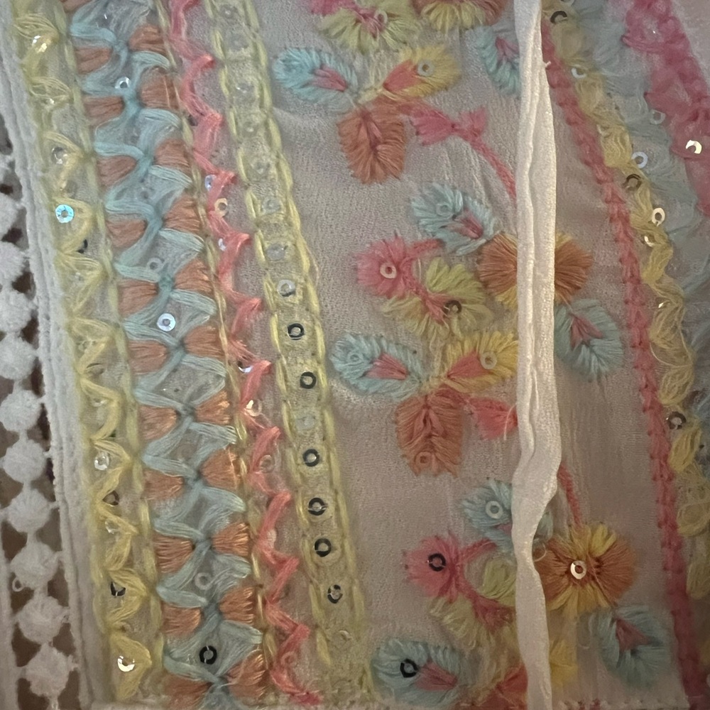 White Bohemian Embroidered Top - Picture 3 of 6